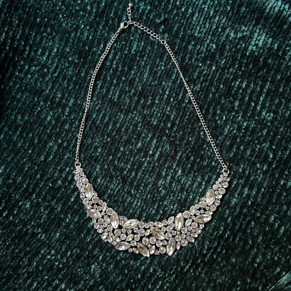 Statement necklace